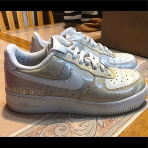 Women’s Nike Airforce 1’s W7.5